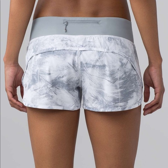 Lululemon Size 8 Speed Short - Picture 4 of 5